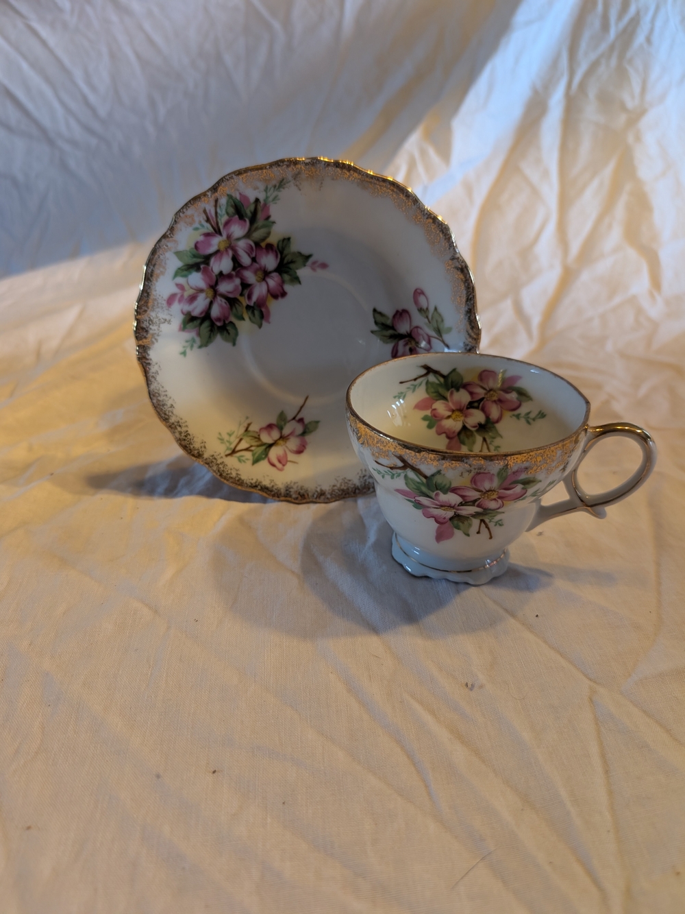 2/40$ Vintage Pink Floral Porcelain Tea Cup and Saucer with Gold Trim